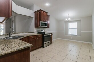 3028 Sunwatch Dr in Wesley Chapel, FL - Building Photo - Building Photo