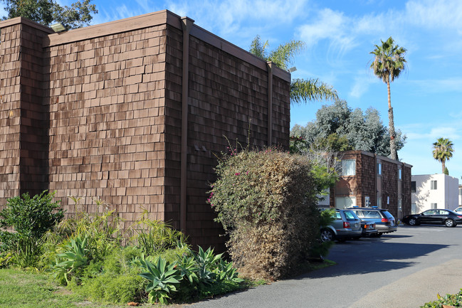 Acacia Apartments in Carlsbad, CA - Building Photo - Building Photo