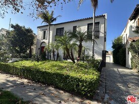 147 N Orange Dr in Los Angeles, CA - Building Photo