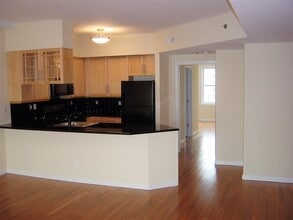 225 Grand St in Hoboken, NJ - Building Photo - Building Photo