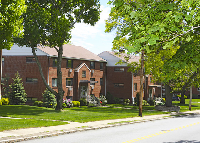 Charlesbank Garden in Waltham, MA - Building Photo