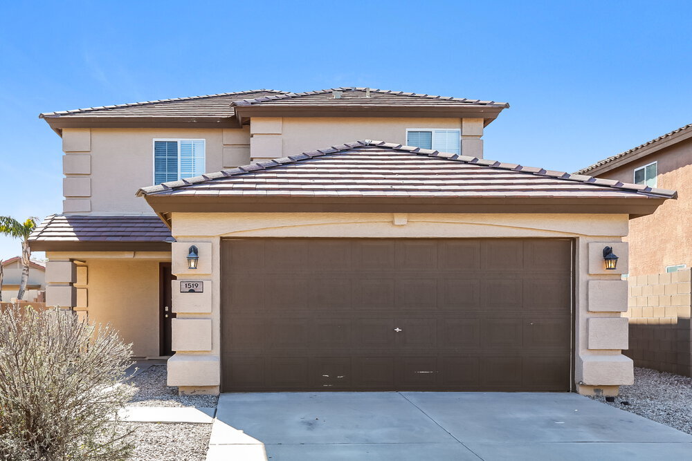 1519 E Stirrup Ln in San Tan Valley, AZ - Building Photo