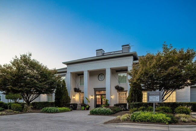 Marquis at Silverton in Cary, NC - Foto de edificio - Building Photo