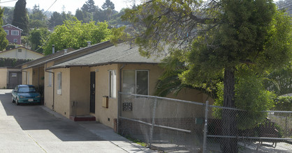 7030-7036 Lacey Ave in Oakland, CA - Building Photo - Building Photo