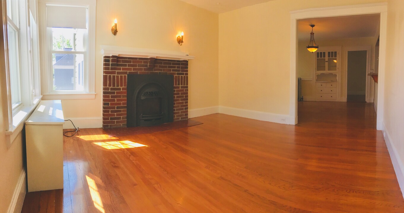26 Parker St, Unit A in Westwood, MA - Foto de edificio