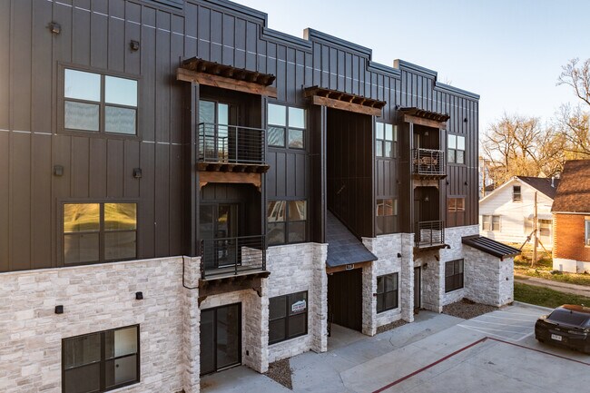 NEW APARTMENTS IN THE HEART OF DOWNTOWN in Springfield, MO - Building Photo - Building Photo