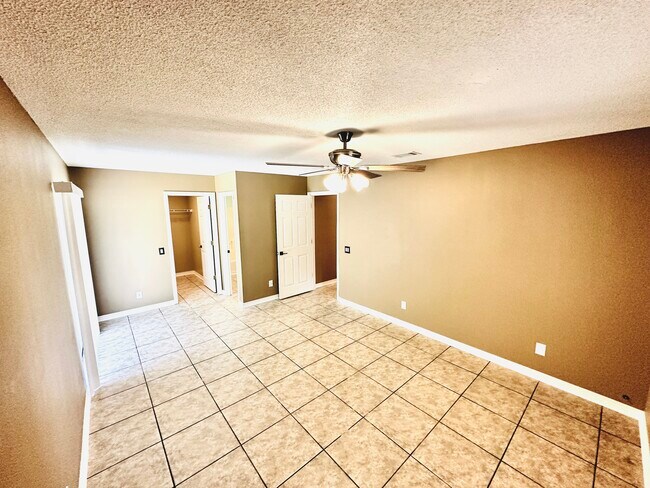 622 Woodsman Dr in Pensacola, FL - Building Photo - Building Photo