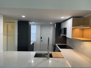 3151 S Palm Aire Dr in Pompano Beach, FL - Building Photo - Building Photo