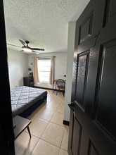 1926 Drum Dr in Kissimmee, FL - Building Photo - Building Photo