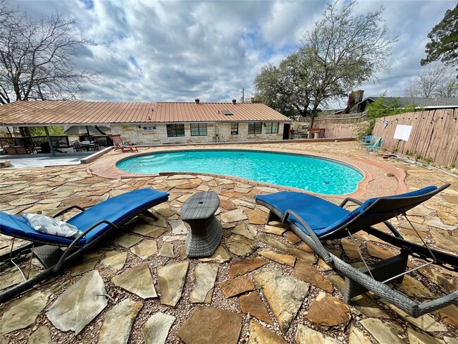 property at 16908 S Ridge Ln