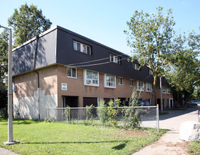 Tandridge Crescent in Toronto, ON - Building Photo - Building Photo