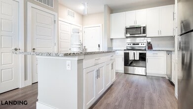3060 Southcreek Blvd, Unit 9-206 in Orlando, FL - Building Photo - Building Photo