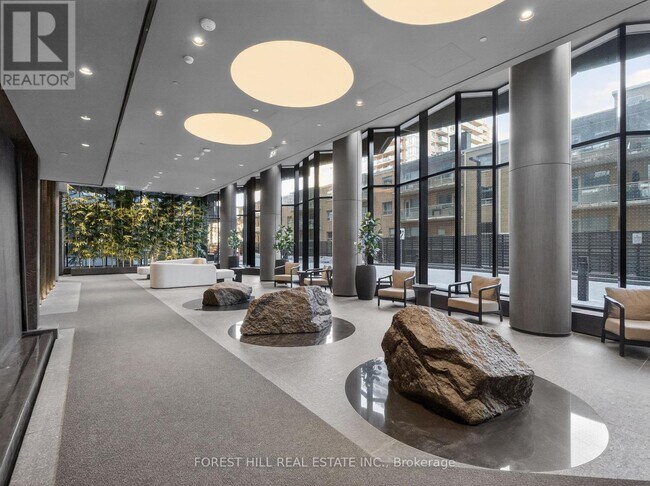 110 Broadway Ave in Toronto, ON - Building Photo - Building Photo