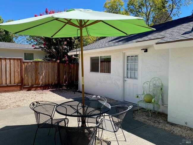 1644 Hillview Pl in St Helena, CA - Building Photo - Building Photo