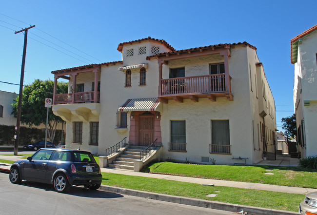 401 N Sierra Bonita Ave in Los Angeles, CA - Building Photo - Building Photo