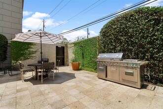 1025 S Shepherd Dr in Houston, TX - Building Photo - Building Photo