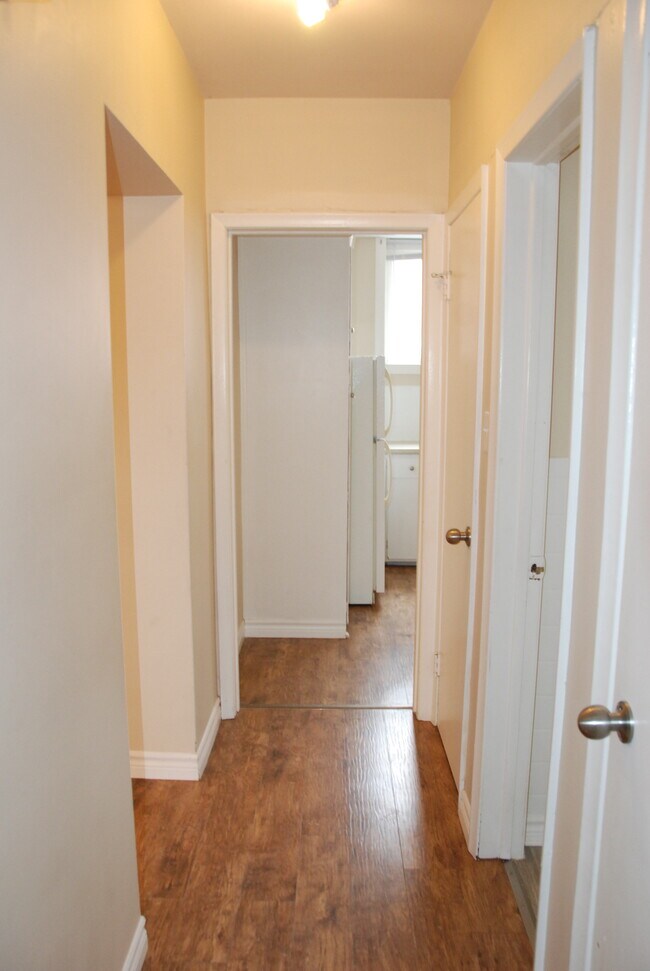 110 Dixon St in Kitchener, ON - Building Photo - Building Photo