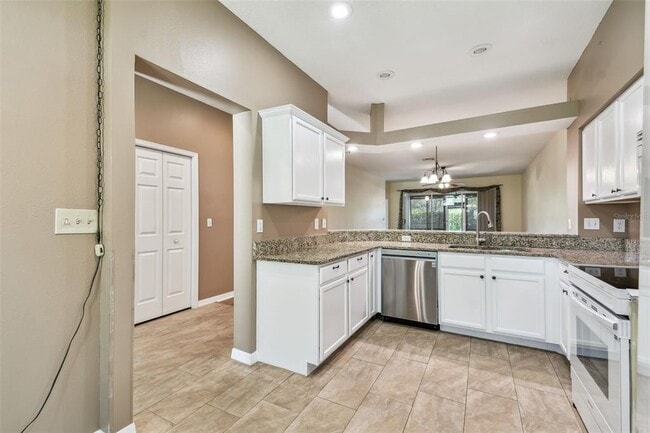 19025 Callaway Ct in Tampa, FL - Building Photo - Building Photo