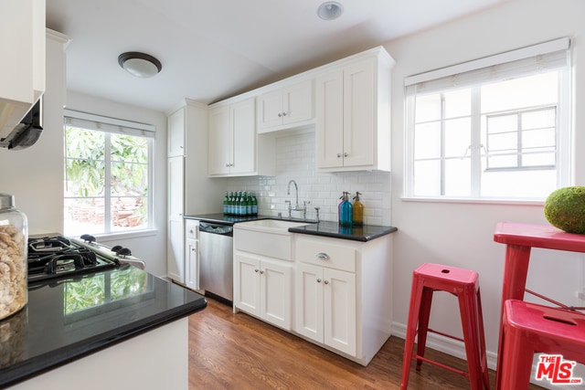 10840 Lindbrook Dr, Unit 9 in Los Angeles, CA - Foto de edificio - Building Photo