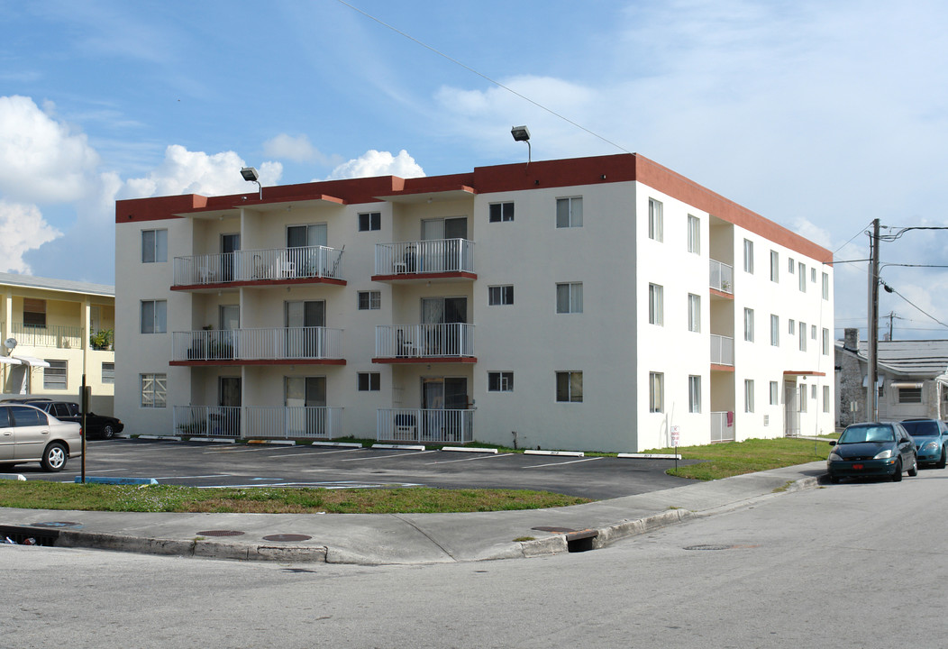 Alcazar Apartments in Miami, FL - Building Photo