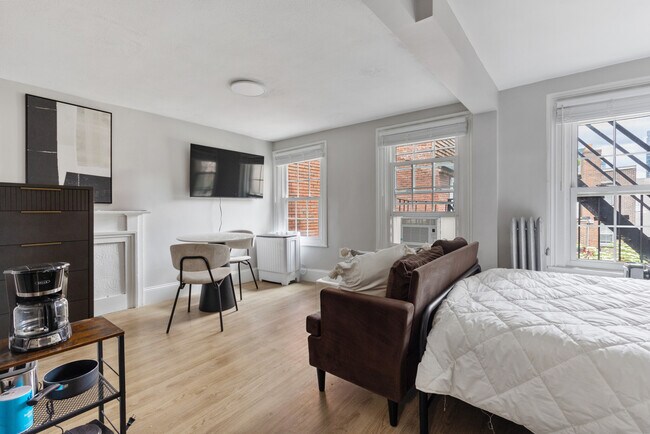 12 Derne St in Boston, MA - Building Photo - Building Photo