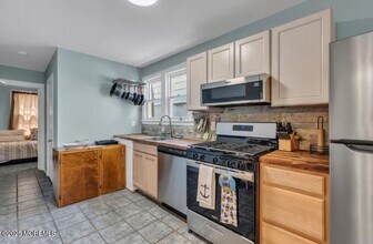 503 1/2 Park Pl Ave in Bradley Beach, NJ - Building Photo - Building Photo
