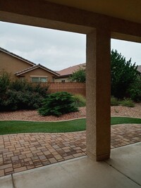 9609 Iron Rock Dr NW in Albuquerque, NM - Foto de edificio - Building Photo