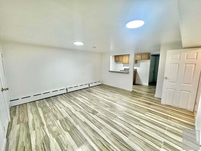 32 STREET, Unit 1 in Queens, NY - Building Photo - Building Photo