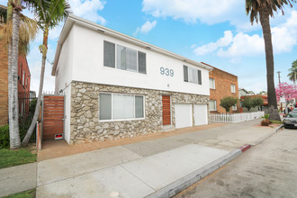 939 Pacific Ave in Long Beach, CA - Building Photo - Building Photo