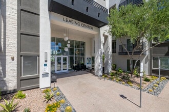 Slate Scottsdale in Phoenix, AZ - Foto de edificio - Building Photo