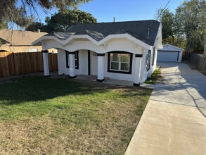 6070 Fremont St in Riverside, CA - Foto de edificio - Building Photo