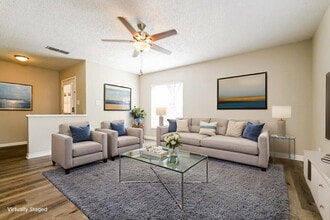 510 Oak Creek Dr in Brandon, FL - Building Photo - Building Photo