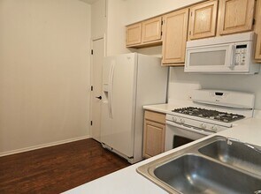 519 Woodcrest Dr in Mundelein, IL - Building Photo - Building Photo