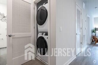 2000 Schindler Dr in South Amboy, NJ - Foto de edificio - Building Photo