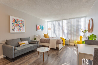 Incline Apartments and Studios in Colorado Springs, CO - Building Photo - Interior Photo