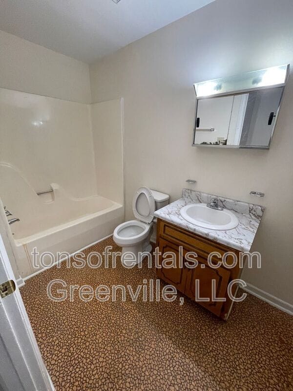 100 State Rd S-42-7449 in Spartanburg, SC - Building Photo - Building Photo
