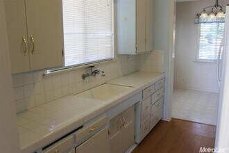 7607 Oak Grove Ave in Citrus Heights, CA - Building Photo - Building Photo