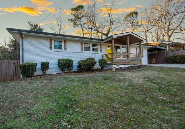 679 Montevista St SW in Atlanta, GA - Foto de edificio - Building Photo
