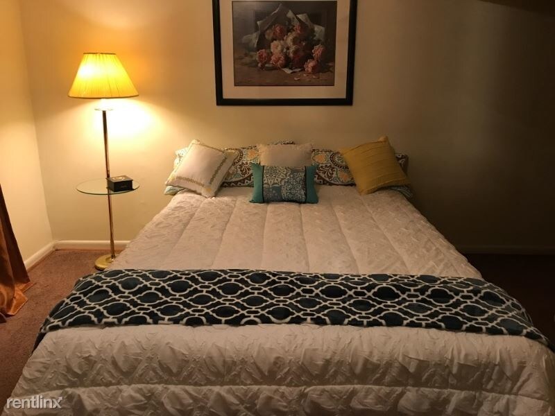 6802 Killarney St in Clinton, MD - Building Photo