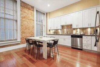 822 Perdido St in New Orleans, LA - Building Photo - Building Photo