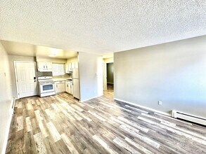 2915 Straus Ln-Unit -3 in Colorado Springs, CO - Building Photo - Building Photo