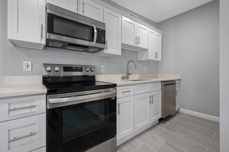 155 Eastern Ave, Unit 2 in Worcester, MA - Building Photo - Building Photo
