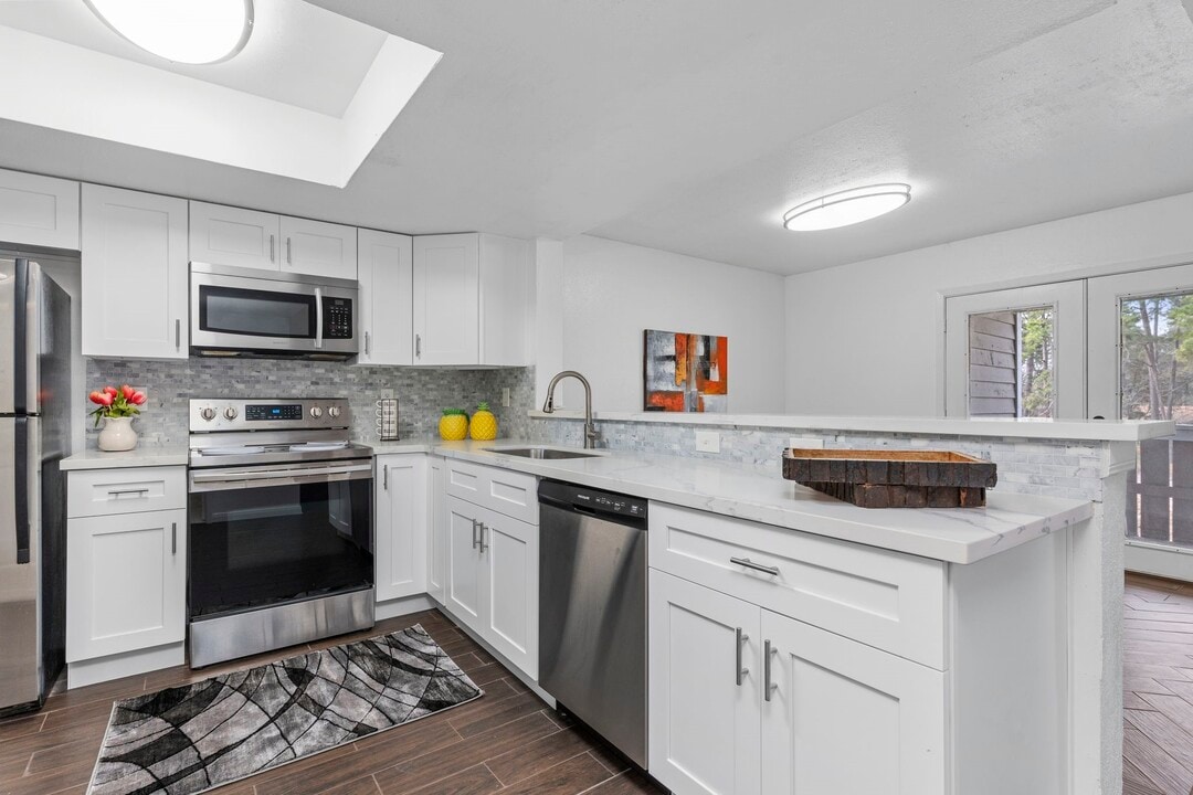 4444 Victory Dr in Houston, TX - Building Photo