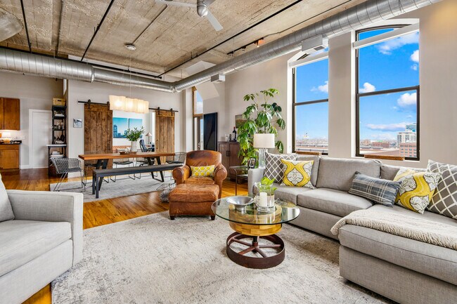 758 N Larrabee St in Chicago, IL - Building Photo - Building Photo
