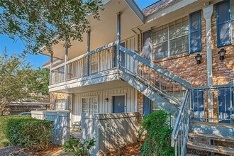 2250 Bering Dr in Houston, TX - Building Photo - Building Photo