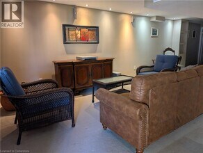 45 Pirie Dr in Hamilton, ON - Building Photo - Building Photo