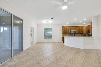238 Stanhope Cir in Naples, FL - Building Photo - Building Photo