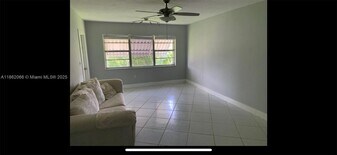 6720 Arbor Dr in Miramar, FL - Building Photo