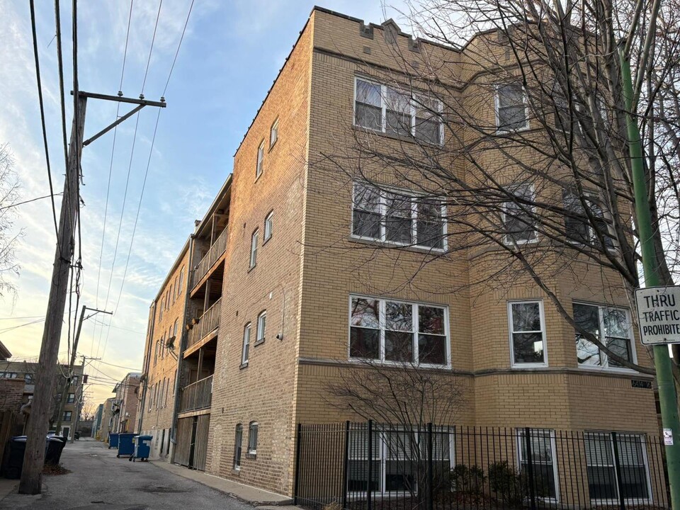 6414 N Paulina St in Chicago, IL - Foto de edificio