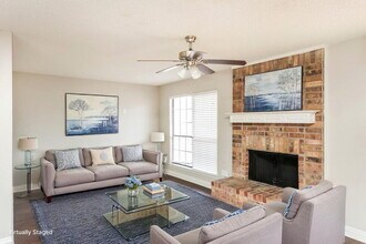 6001 Farmingdale Dr, Unit 0723 in Arlington, TX - Foto de edificio - Building Photo